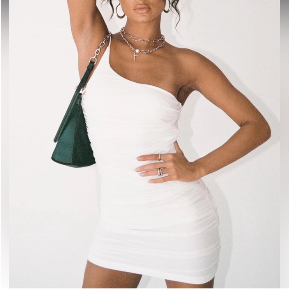 ♥️… Princess Polly White Rouge Mini Dress - Picture 2 of 3